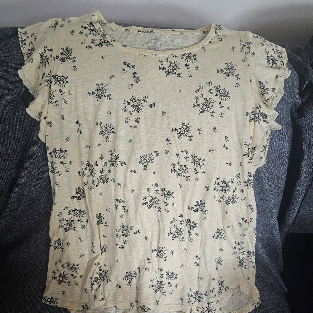 Maurices yellow flutter sleeve floral tee xl